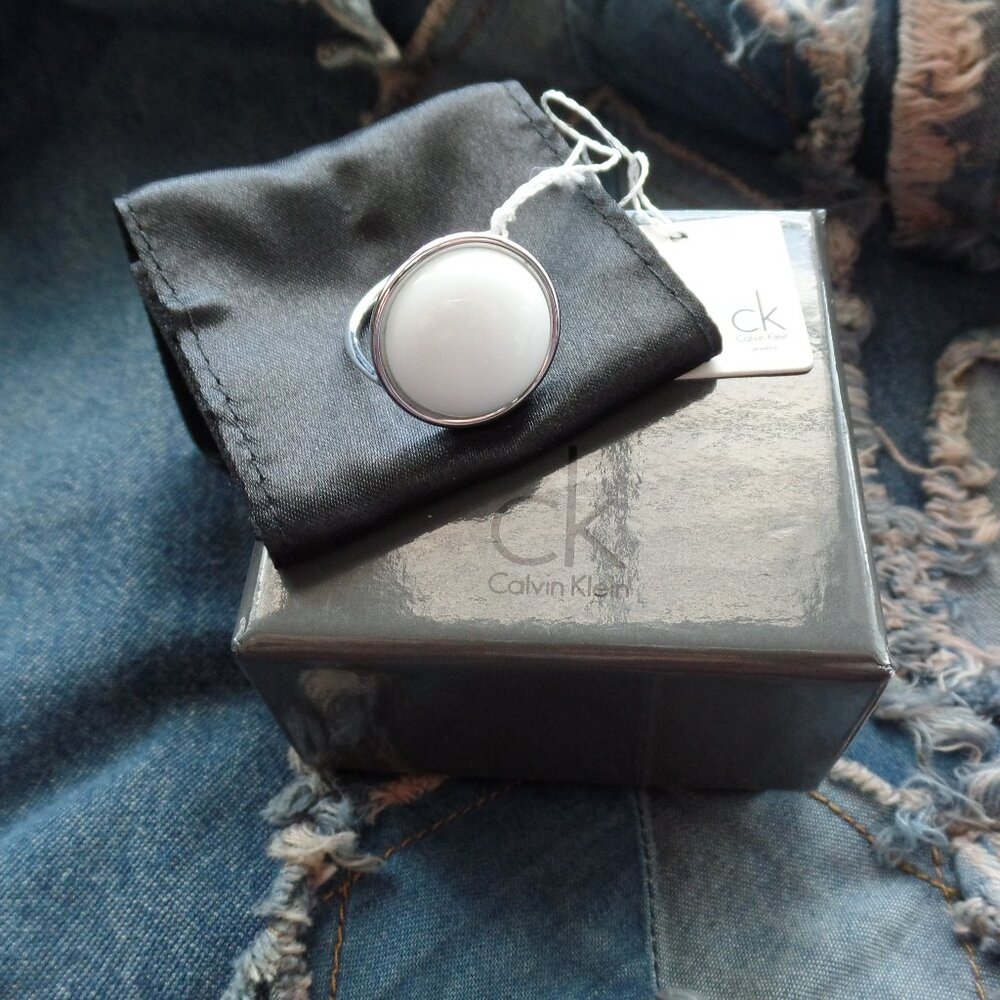 Calvin Klein Silver & White Statement Ring NWT NIB SIZE 9
